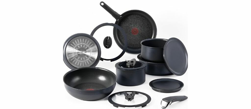 Set of induction-compatible nesting pots and pans