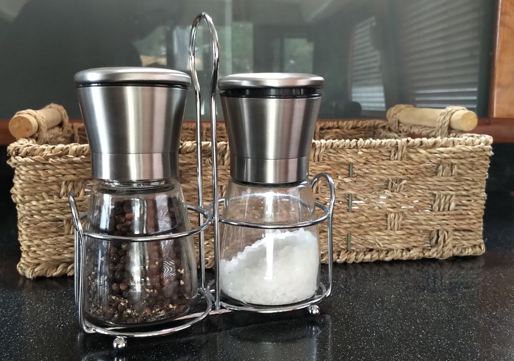 Refillable Salt and Pepper Grinder with Stand